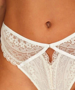 String échancré Wies - Blanc 9 String échancré Wies - Blanc -Catrin La Lingerie Boutique 201221 2