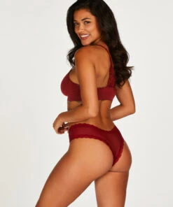 Slip Brésilien V-shape Mesh - Rouge 9 Slip Brésilien V-shape Mesh - Rouge -Catrin La Lingerie Boutique 201834 4