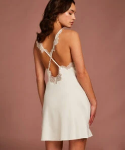 Nuisette Lace Satin - Blanc -Catrin La Lingerie Boutique 202335 4